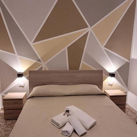 B&B "Gabriel&Melissa" Airport View - Nuova - Ristrutturato Gennaio 2022 Tessera Eksteriør bilde