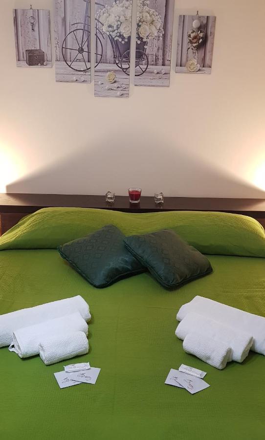 B&B "Gabriel&Melissa" Airport View - Nuova - Ristrutturato Gennaio 2022 Tessera Eksteriør bilde