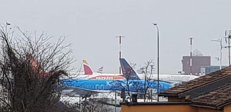 B&B "Gabriel&Melissa" Airport View - Nuova - Ristrutturato Gennaio 2022 Tessera Eksteriør bilde