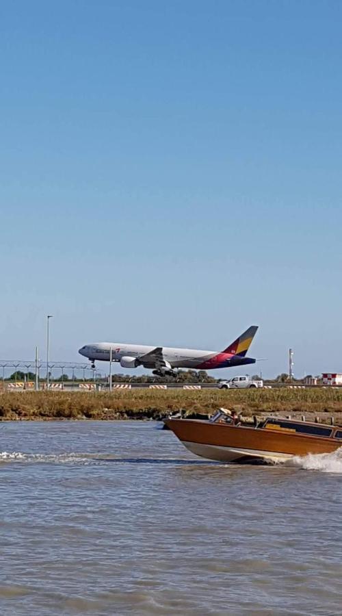 B&B "Gabriel&Melissa" Airport View - Nuova - Ristrutturato Gennaio 2022 Tessera Eksteriør bilde
