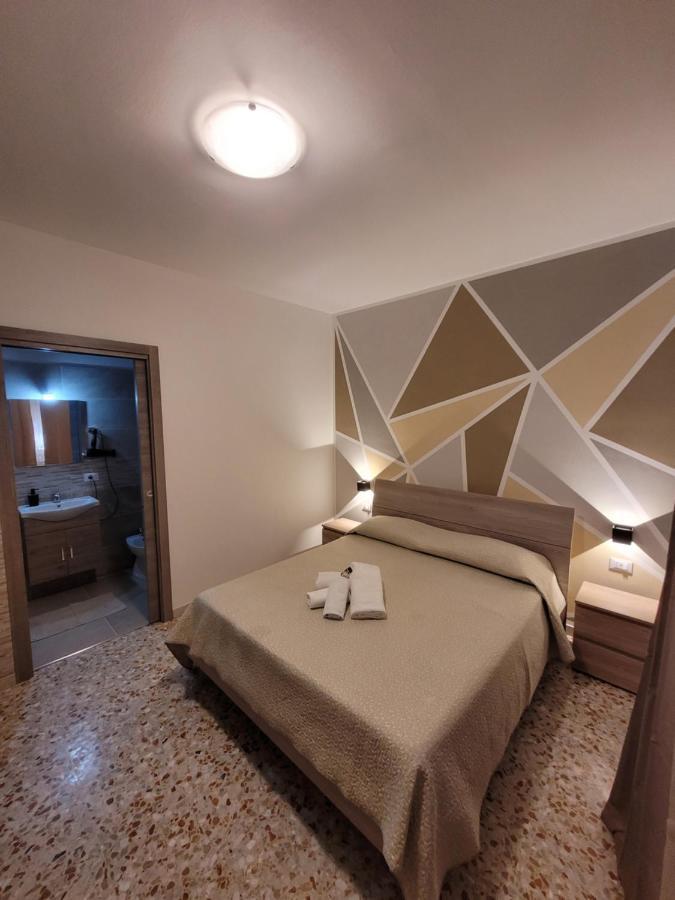 B&B "Gabriel&Melissa" Airport View - Nuova - Ristrutturato Gennaio 2022 Tessera Eksteriør bilde